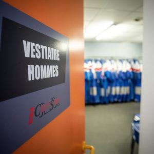 Photo sports mécaniques : vestiaires du circuit de karting Sarron (c) Mickael Mussard Photographe Photo sports mécaniques : vestiaires du circuit de karting Sarron (c) Mickael Mussard Photographe