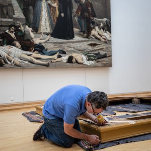 Photo journalisme : rénovation du cadre du tableau de Blaise Pascal (c) Mickael Mussard Photographe Photo journalisme : rénovation du cadre du tableau de Blaise Pascal (c) Mickael Mussard Photographe