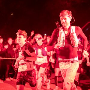 Photo de trail : départ de François d’Haene sur l’Ultra-Race (c) Mickael Mussard Photographe Photo de trail : départ de François d'Haene sur l'Ultra-Race (c) Mickael Mussard Photographe