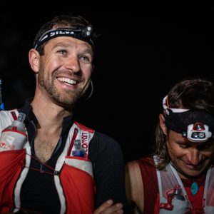 Photo de trail : François d’Haene et Jason Schlarb au départ de l’Ultra-Race (c) Mickael Mussard Photographe Photo de trail : François d'Haene et Jason Schlarb au départ de l'Ultra-Race (c) Mickael Mussard Photographe