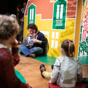 Photo journalisme : animation enfants lors de l’exposition Nature en ville au musée Lecoq (c) Mickael Mussard Photographe Photo journalisme : animation enfants lors de l'exposition Nature en ville au musée Lecoq (c) Mickael Mussard Photographe