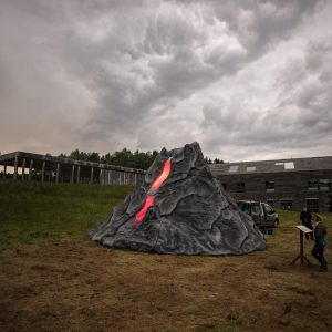 Photo journalisme : nuées ardentes, le volcan devant le Panoramique des Dômes (c) Mickael Mussard Photographe Photo journalisme : nuées ardentes, le volcan devant le Panoramique des Dômes (c) Mickael Mussard Photographe