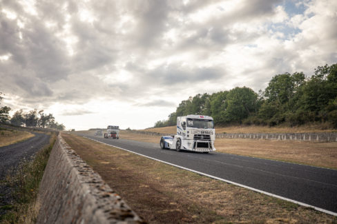 Photos sports mécaniques : Grand Prix Camion Charade descente (c) Mickael Mussard Photographe