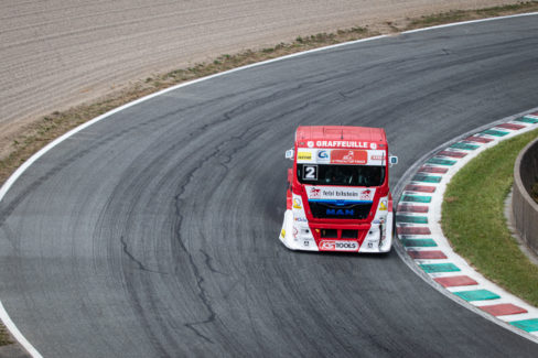 Photos sports mécaniques : Grand Prix Camion Virage Charade (c) Mickael Mussard Photographe