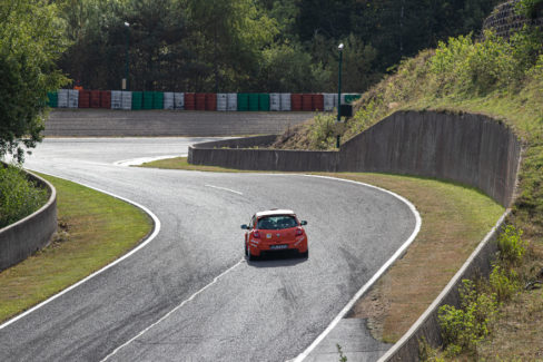 Photos sports mécaniques : Clio Sport Circuit Charade (c) Mickael Mussard Photographe