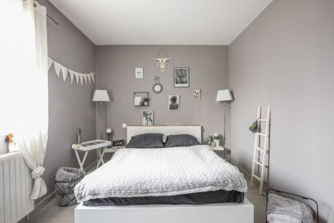 Photo immobilière : Clermont-Ferrand - Chambre de maison vue de face (c) Mickael Mussard Photographe