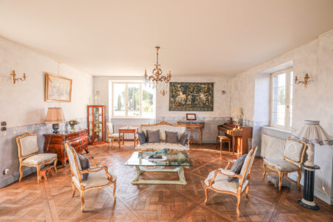 Photo immobilière : Clermont-Ferrand - Salon de manoir (c) Mickael Mussard Photographe