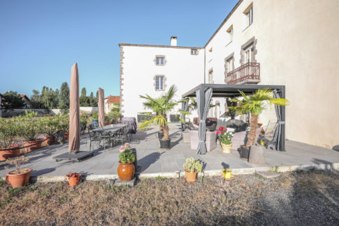 Photo immobilière : Clermont-Ferrand - Terrasse de manoir (c) Mickael Mussard Photographe